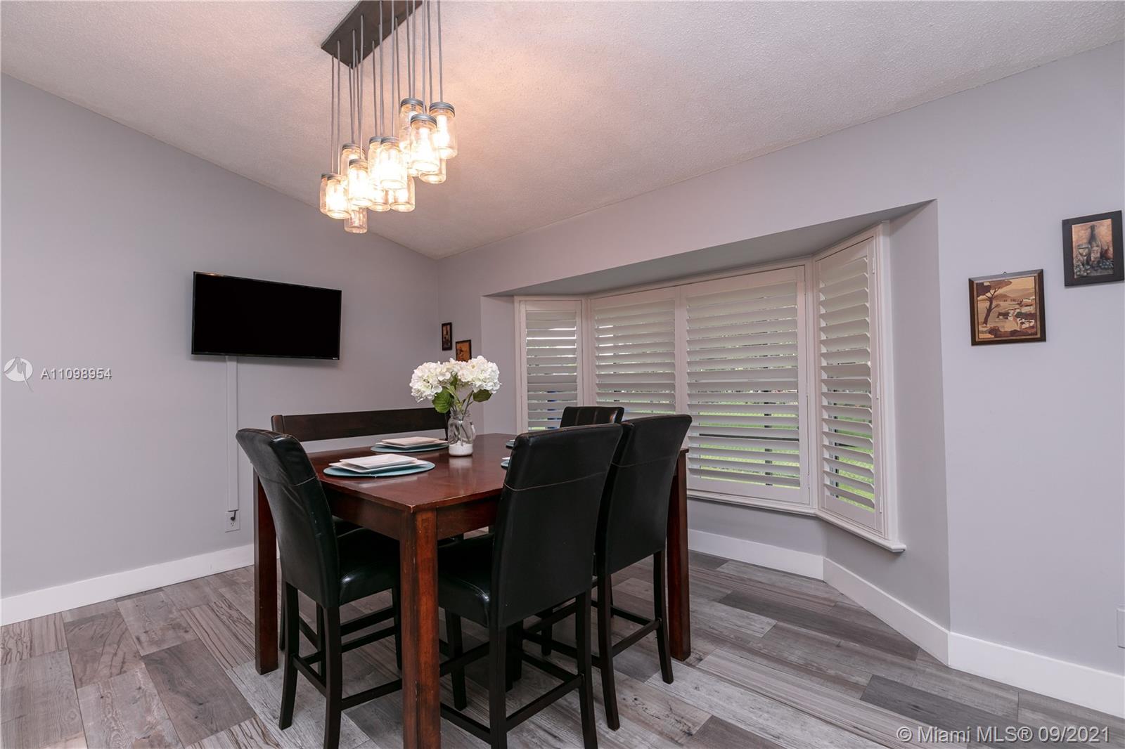 HAWKES BLUFF - Residential