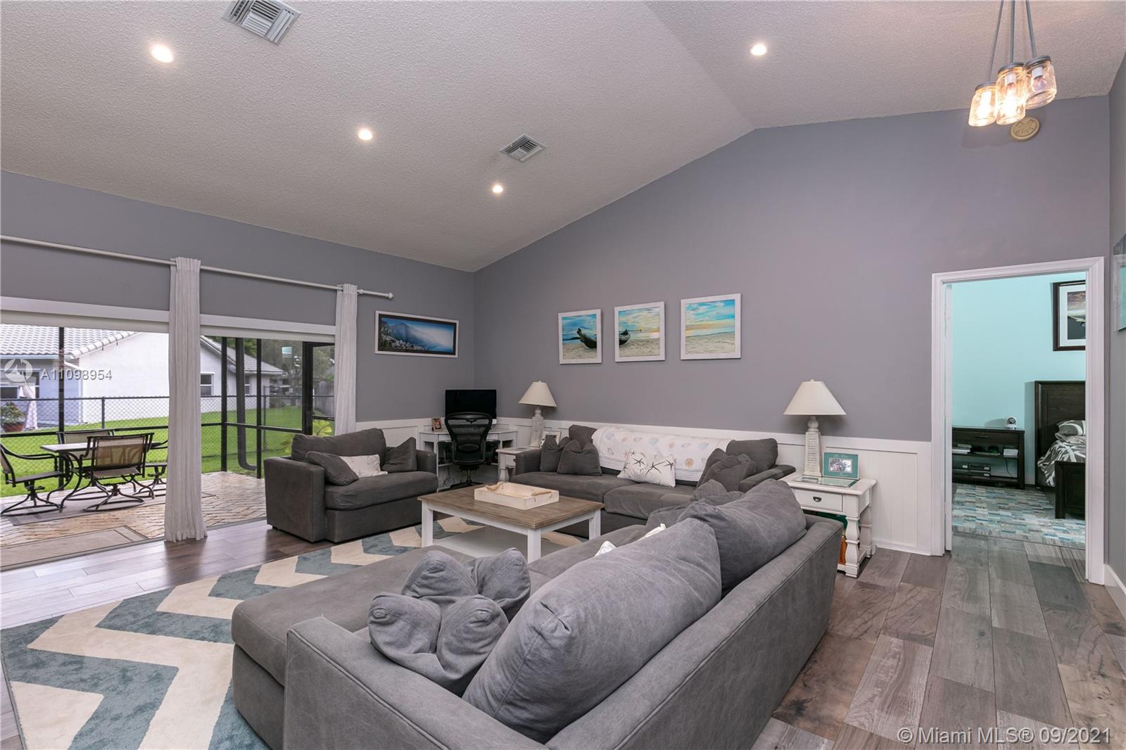 HAWKES BLUFF - Residential