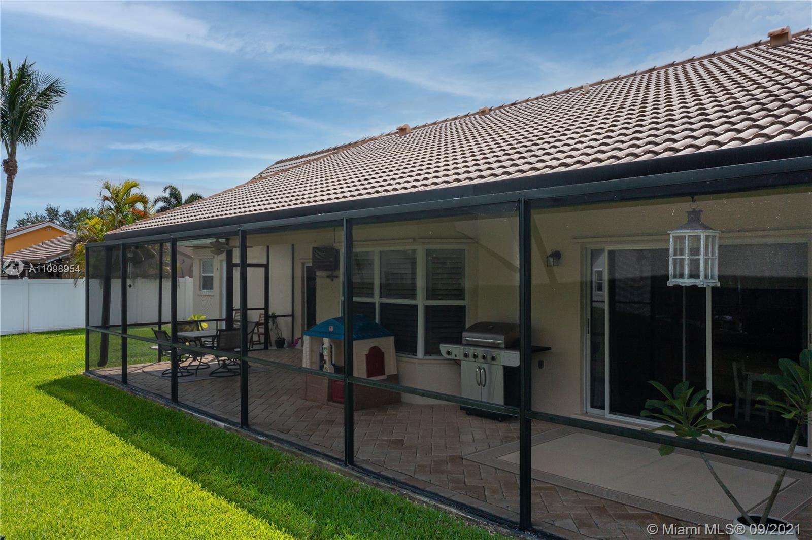 HAWKES BLUFF - Residential