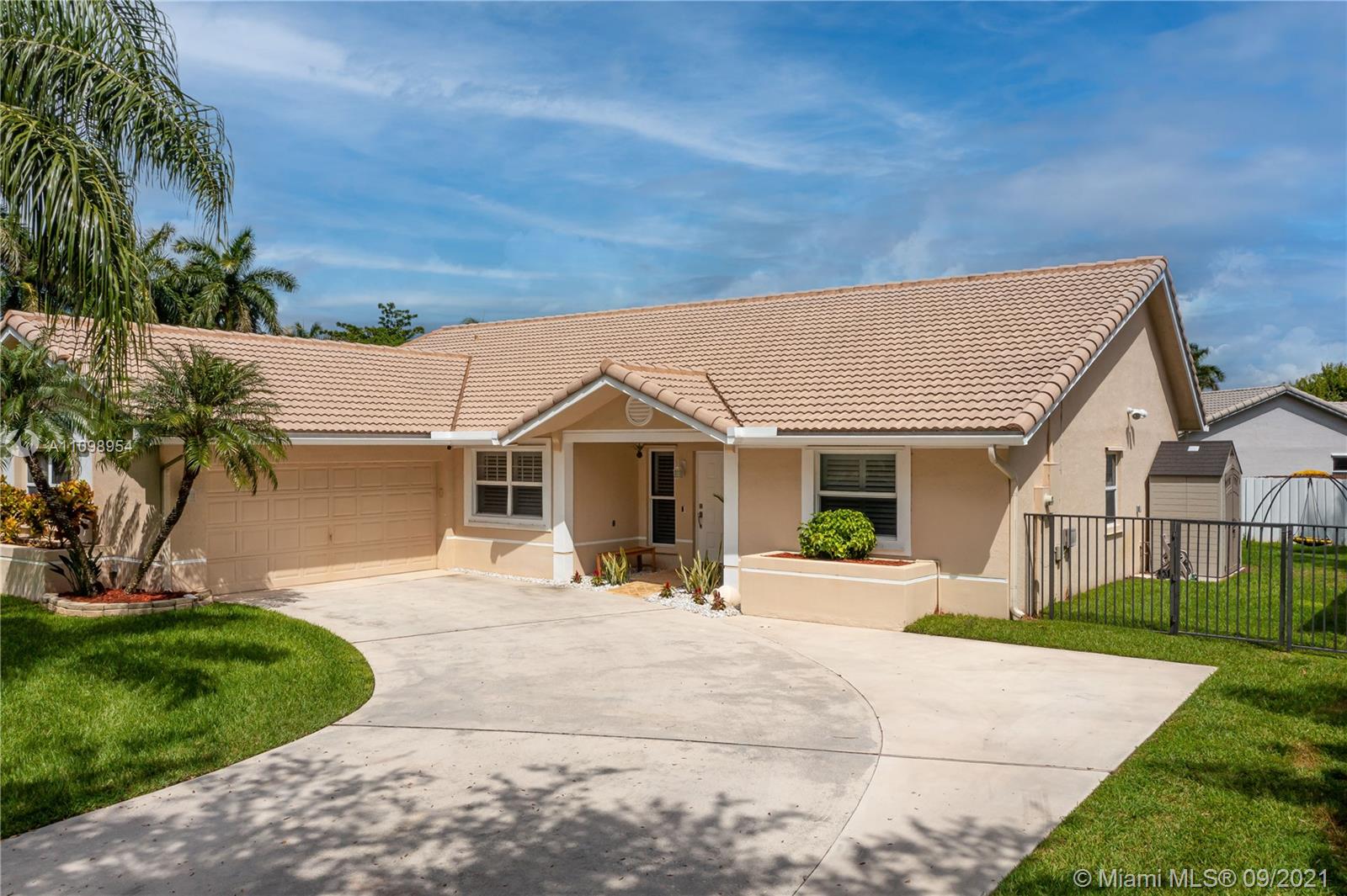 HAWKES BLUFF - Residential