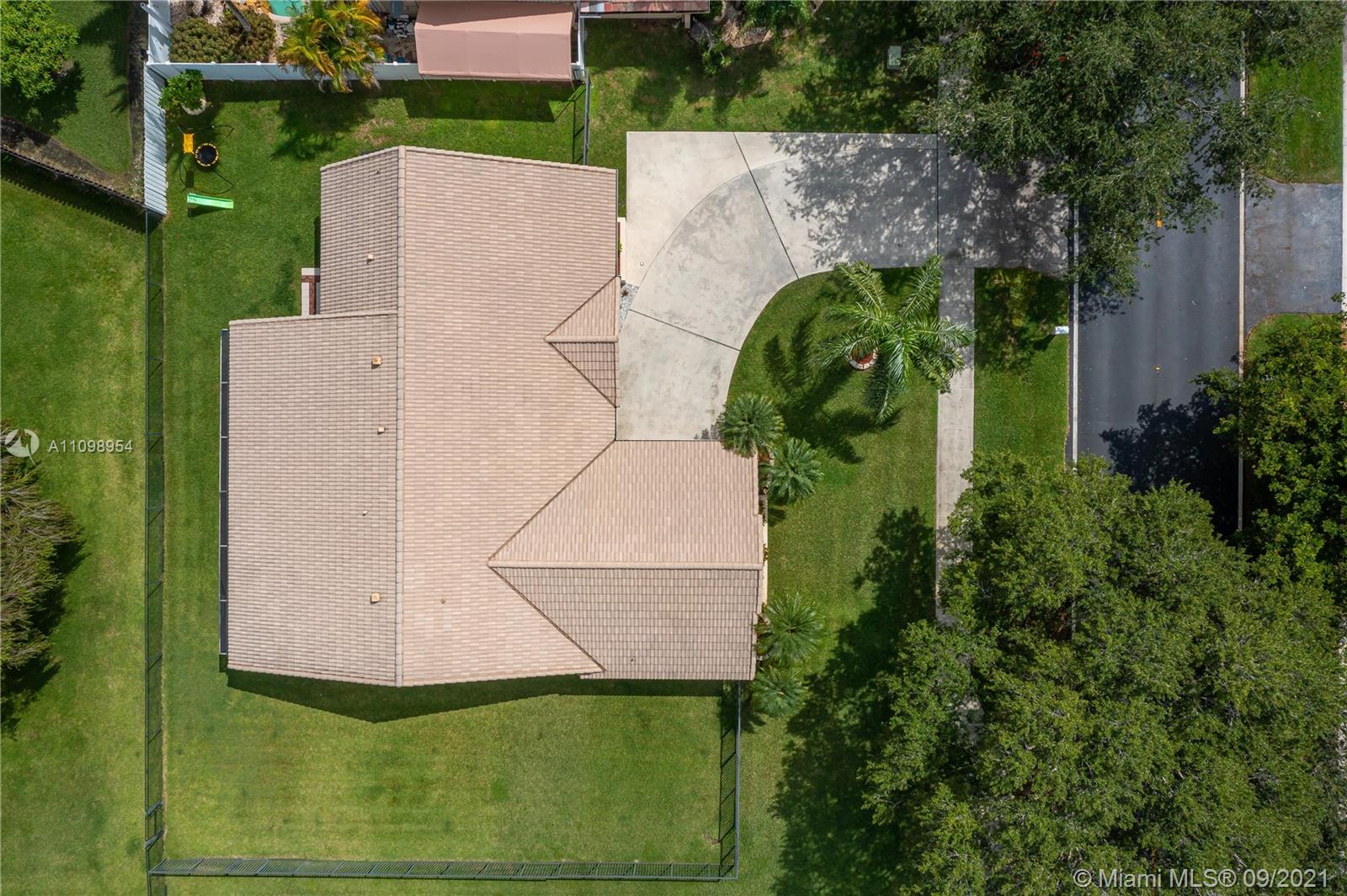 HAWKES BLUFF - Residential