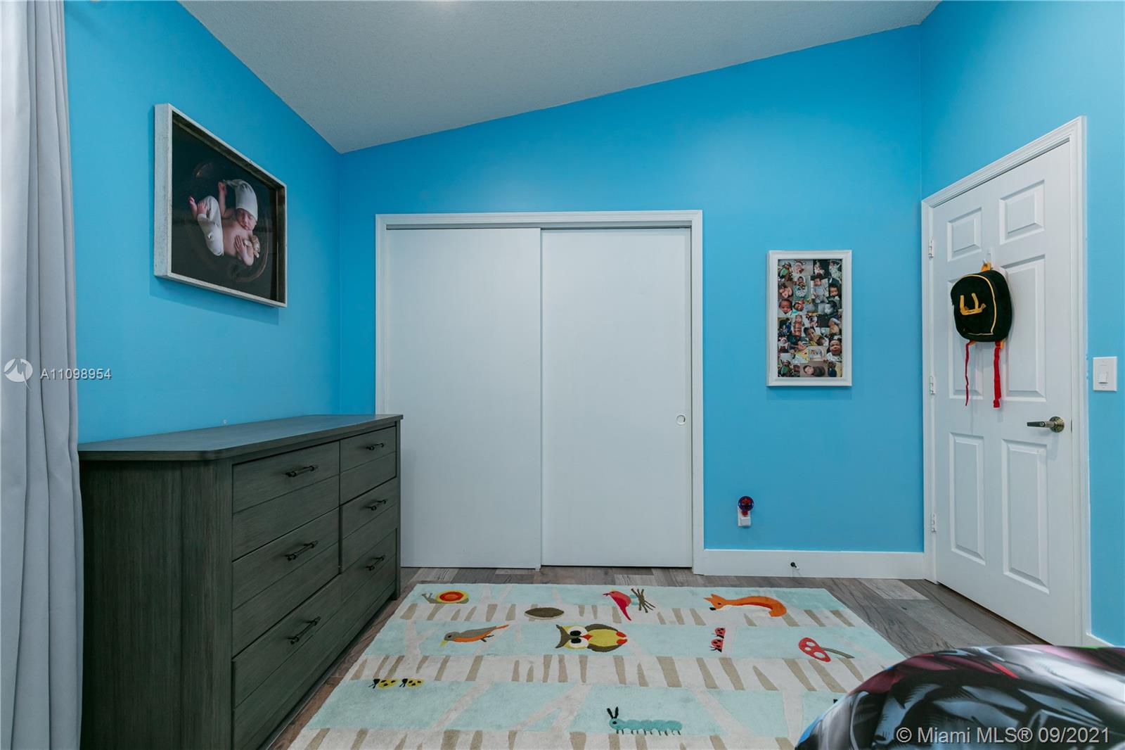 HAWKES BLUFF - Residential