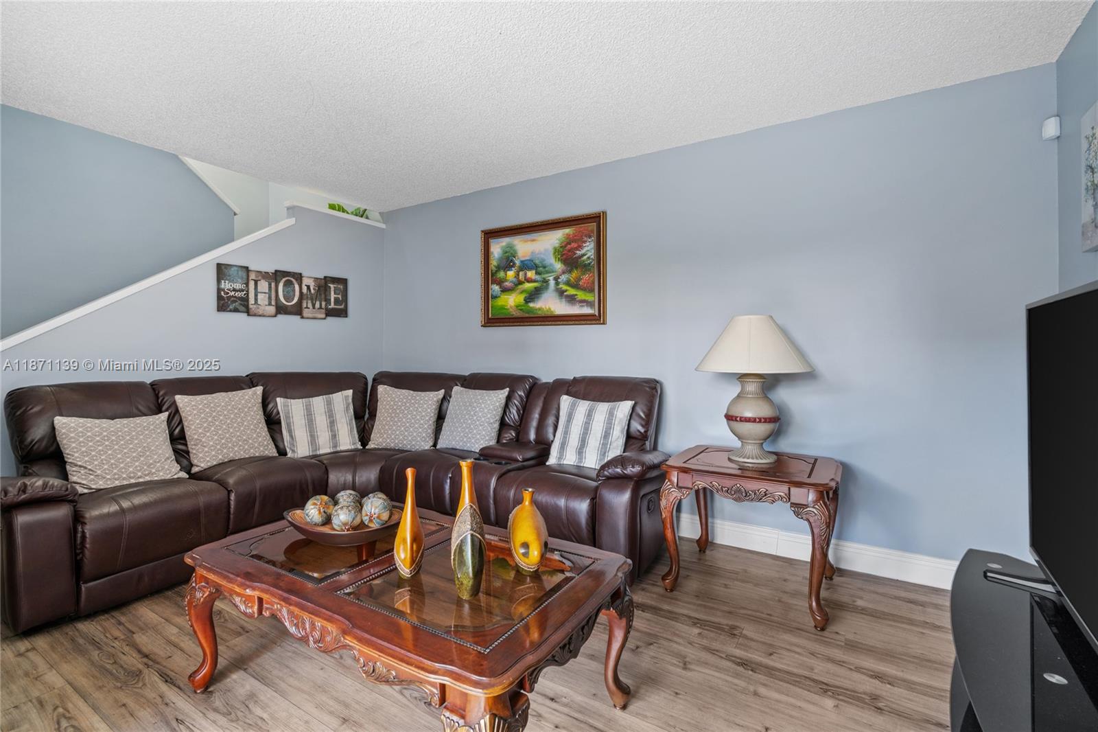 KENDALL LKS E LAKEVIEW TH - Residential