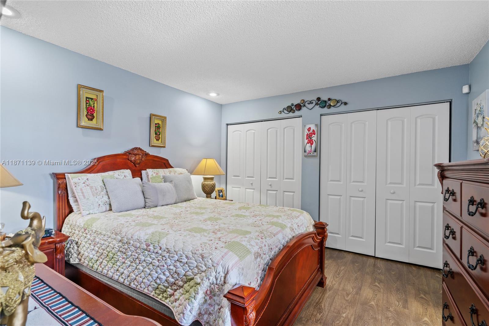 KENDALL LKS E LAKEVIEW TH - Residential