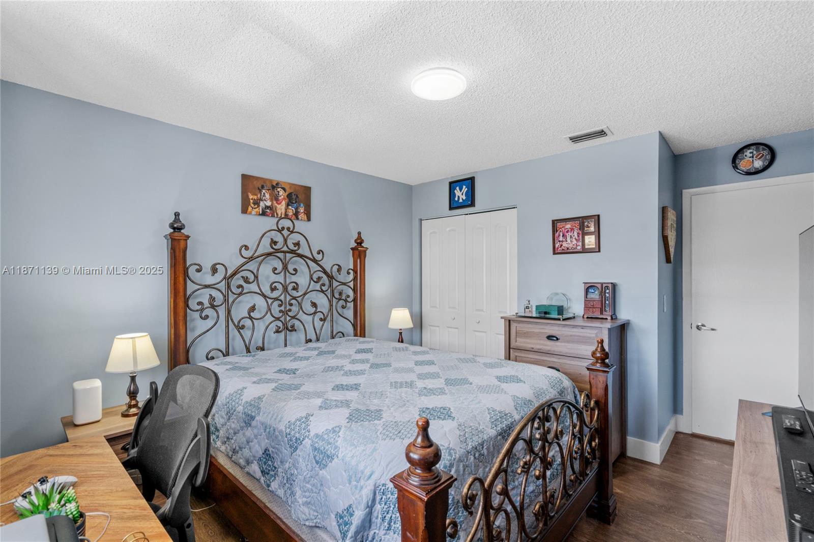 KENDALL LKS E LAKEVIEW TH - Residential