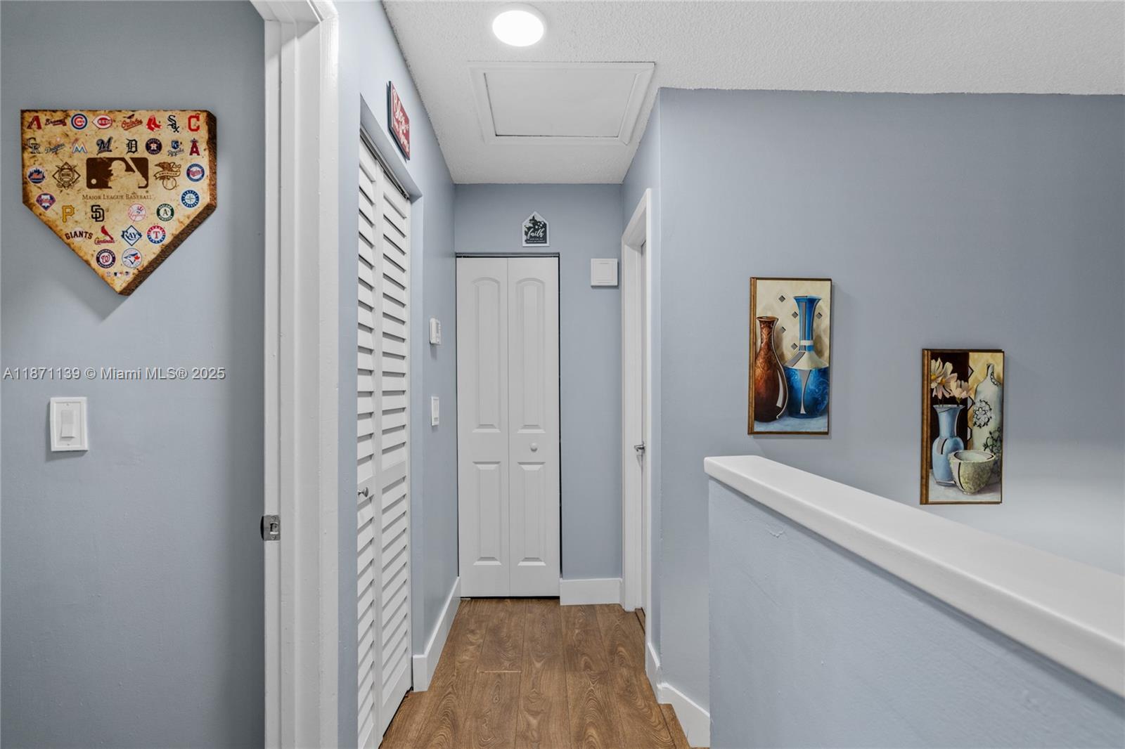 KENDALL LKS E LAKEVIEW TH - Residential