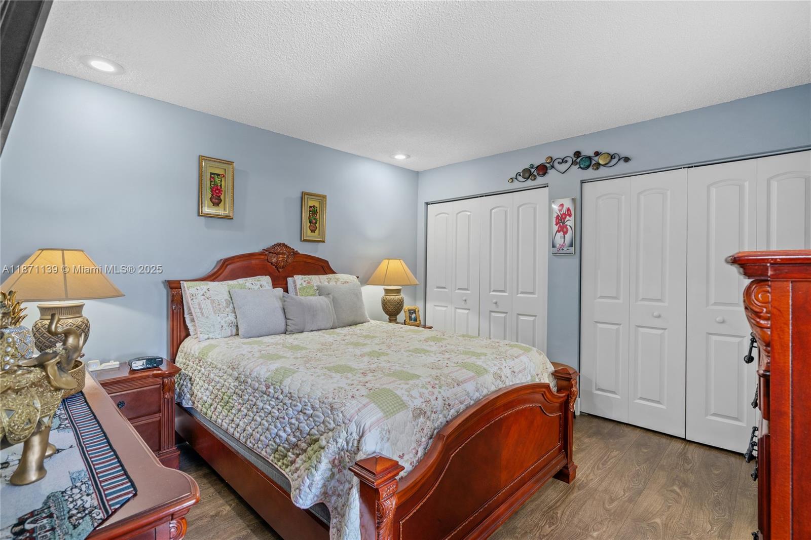 KENDALL LKS E LAKEVIEW TH - Residential