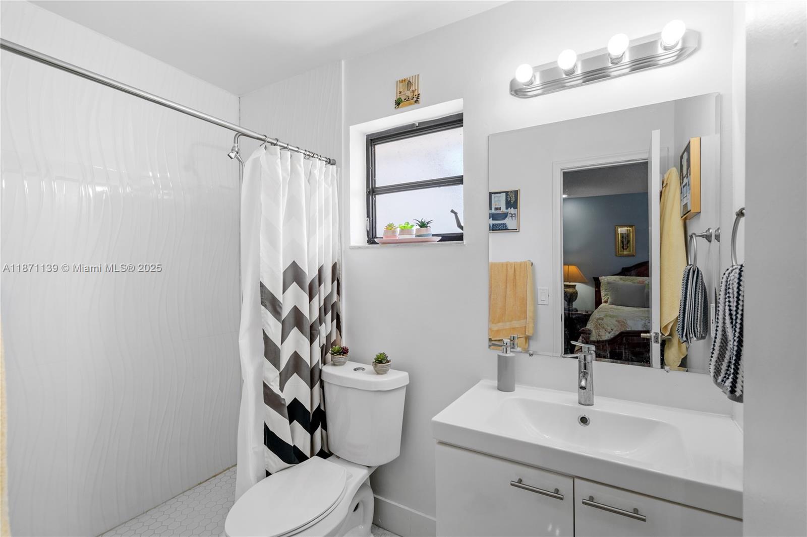 KENDALL LKS E LAKEVIEW TH - Residential