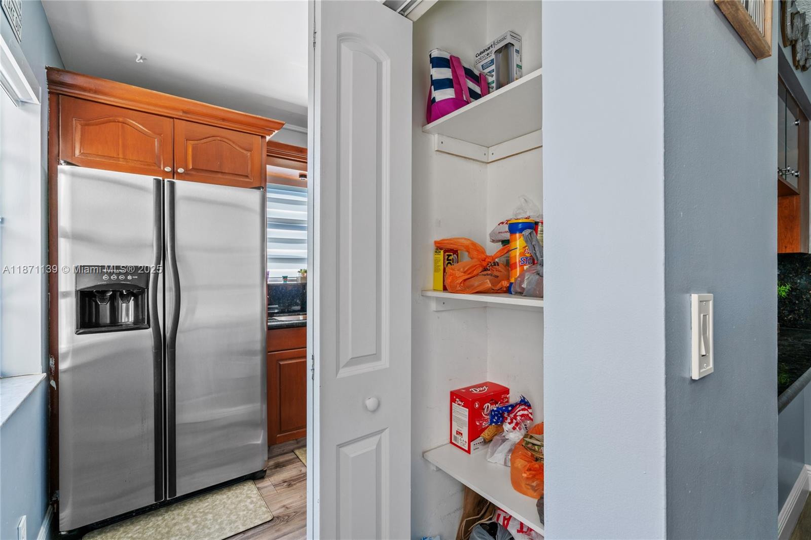 KENDALL LKS E LAKEVIEW TH - Residential