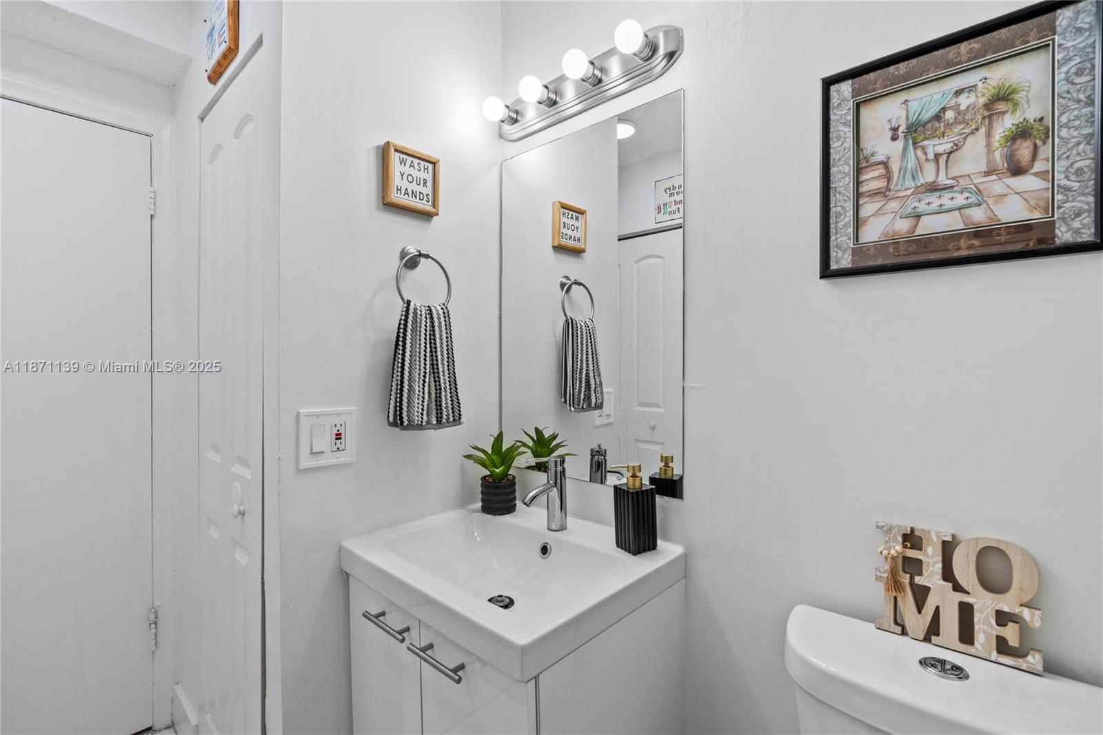 KENDALL LKS E LAKEVIEW TH - Residential