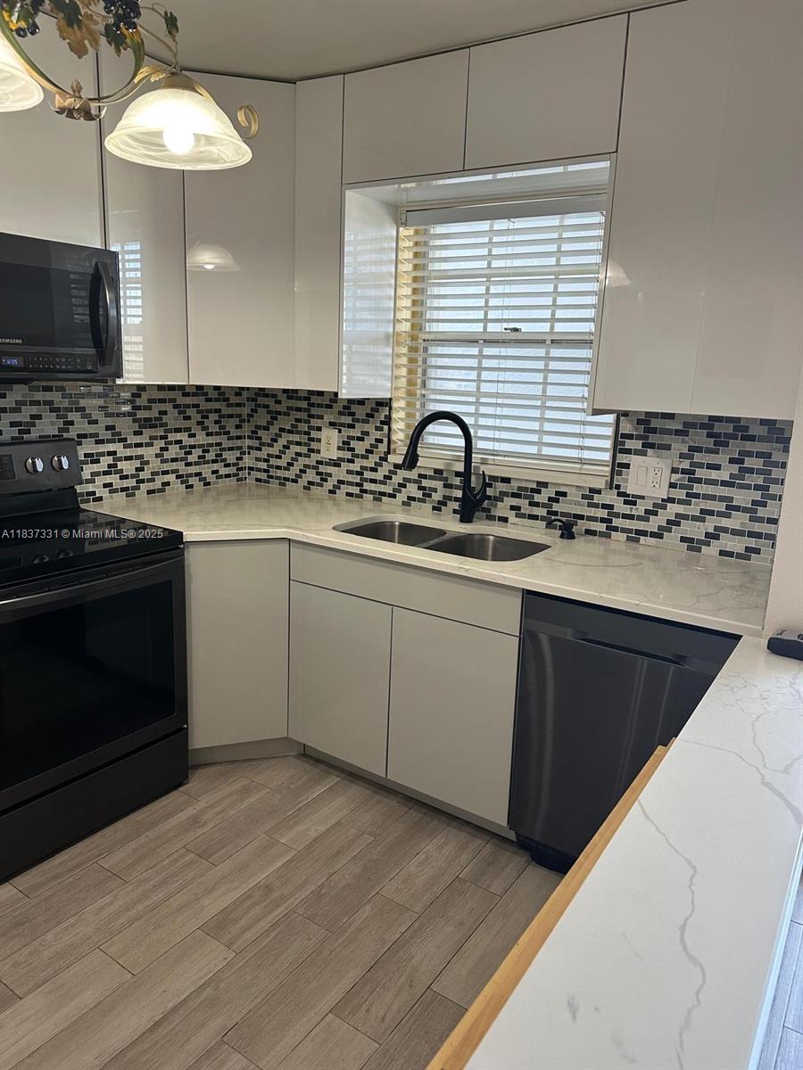 FRENCH VILLAS CONDO - Residential