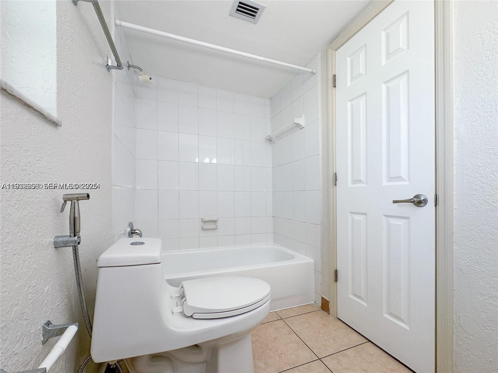 BLEAU GROTTO CONDO - Residential Lease