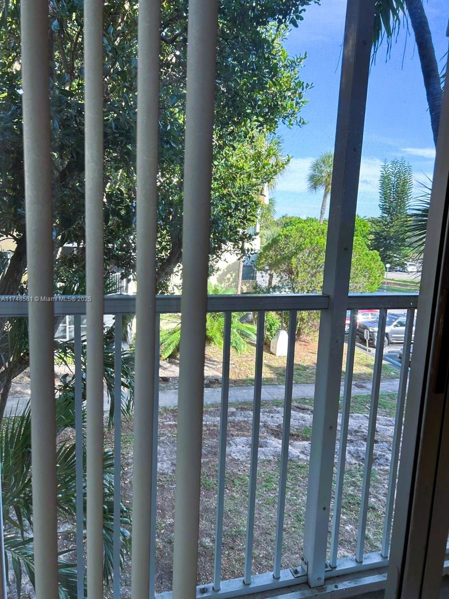 LAKE PARK CONDO NO 1 - BL - Residential