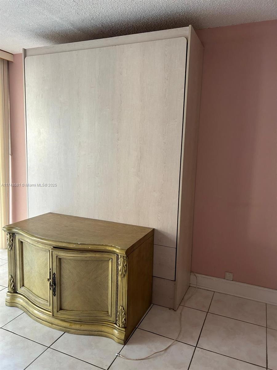 LAKE PARK CONDO NO 1 - BL - Residential