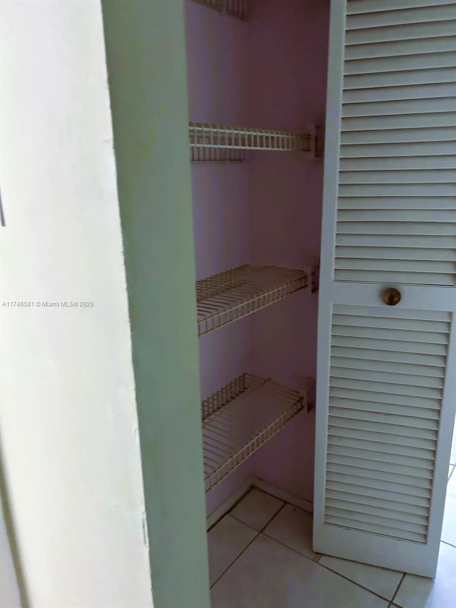 LAKE PARK CONDO NO 1 - BL - Residential