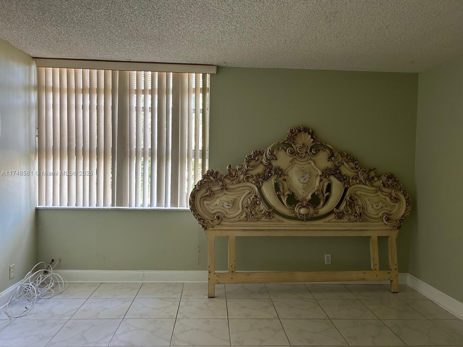 LAKE PARK CONDO NO 1 - BL - Residential