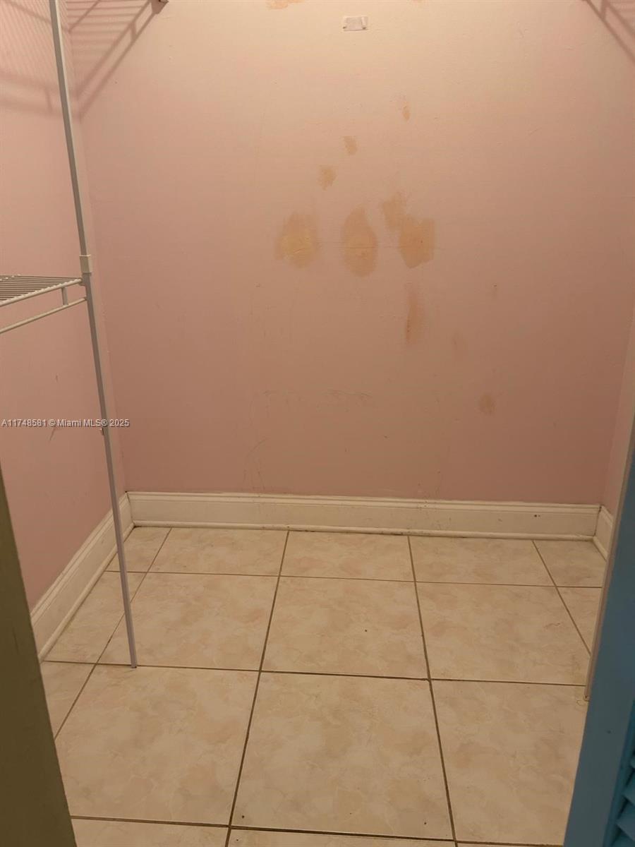 LAKE PARK CONDO NO 1 - BL - Residential