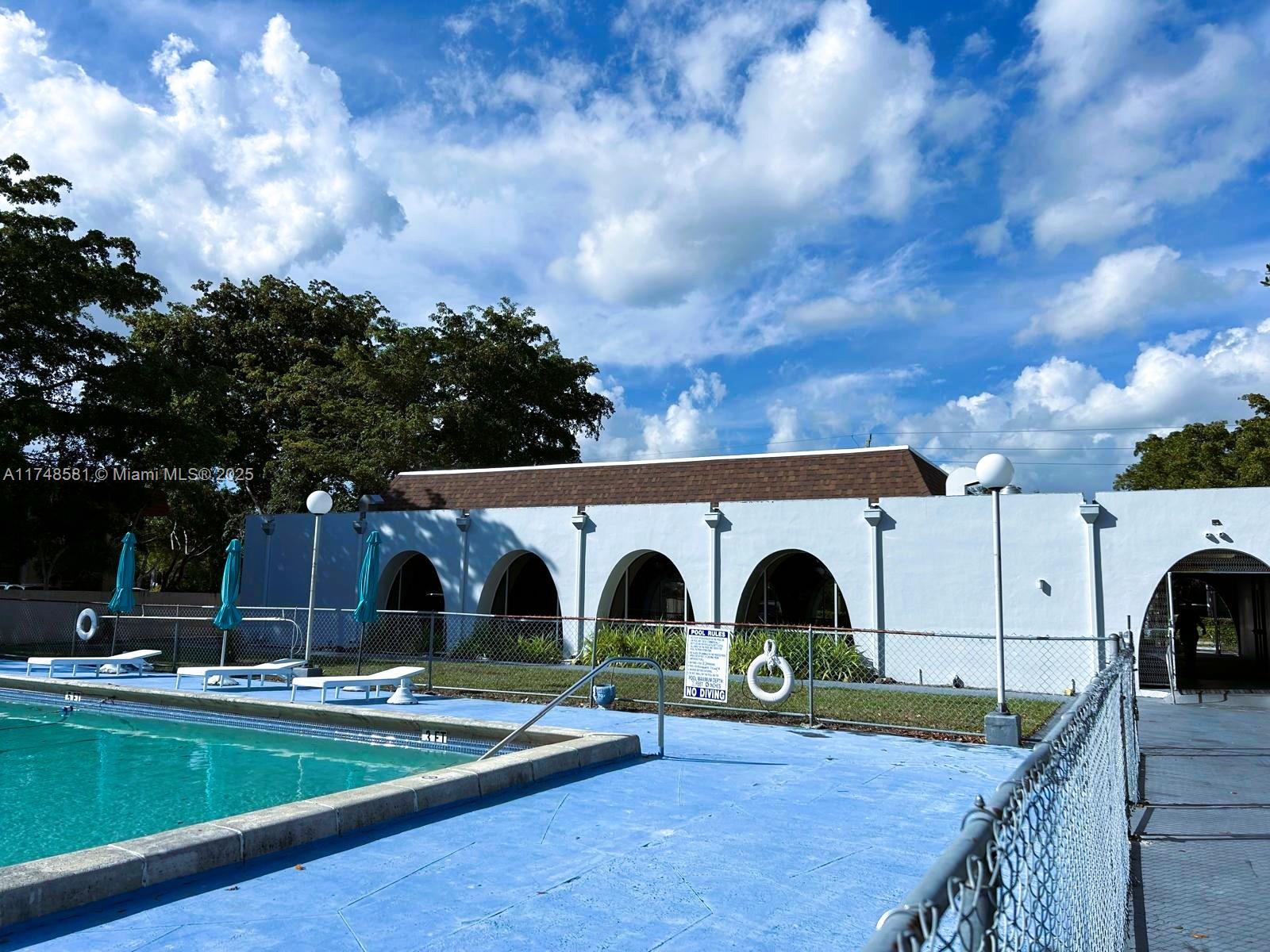 LAKE PARK CONDO NO 1 - BL - Residential