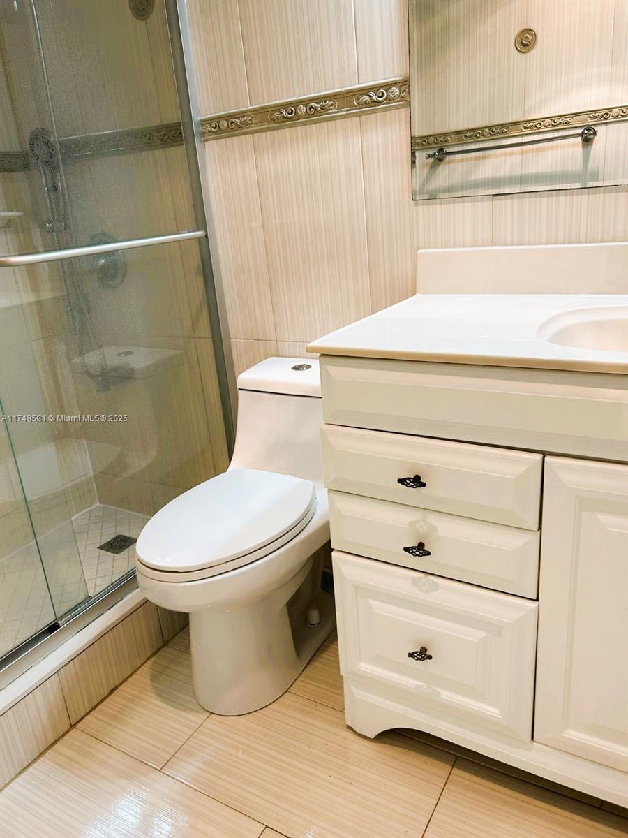 LAKE PARK CONDO NO 1 - BL - Residential