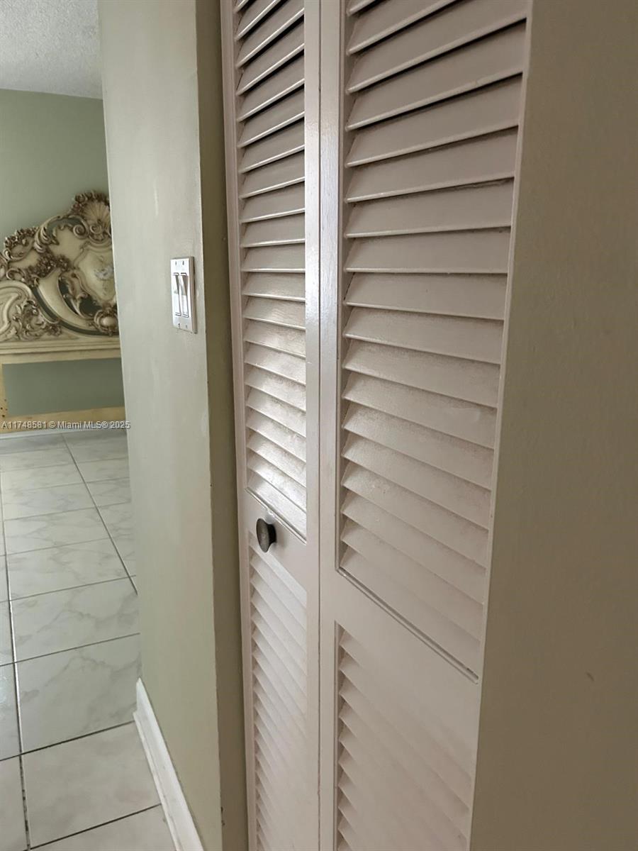 LAKE PARK CONDO NO 1 - BL - Residential