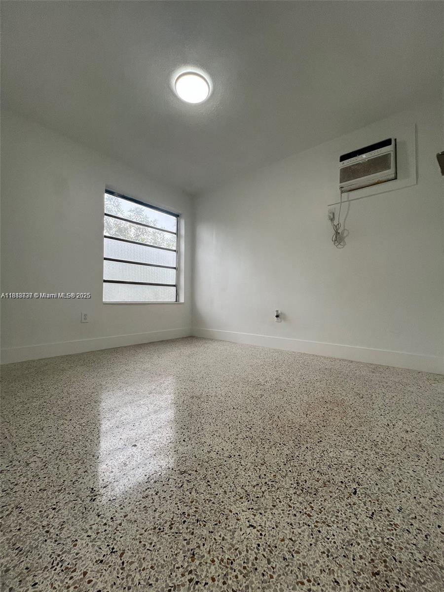 LAWRENCE ESTATE LAND CO - Residential Lease