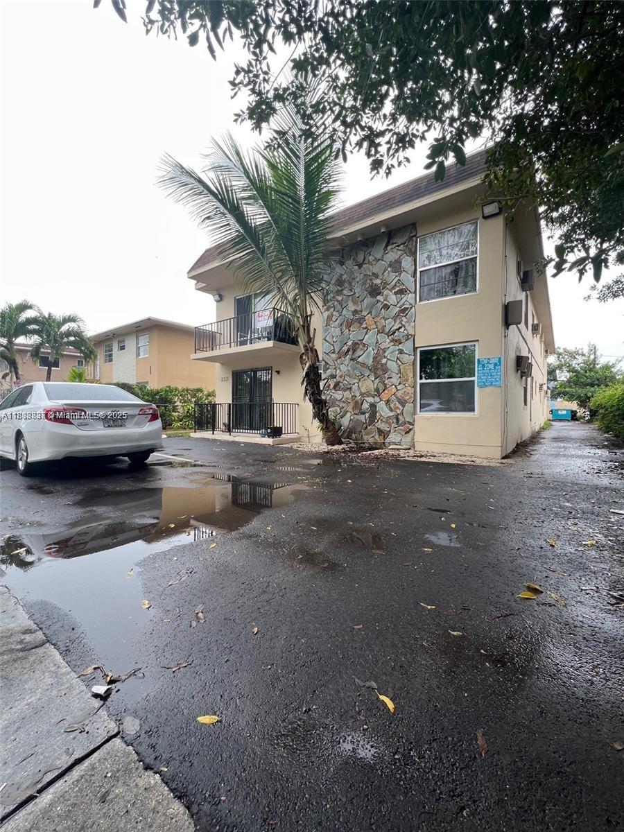 LAWRENCE ESTATE LAND CO - Residential Lease