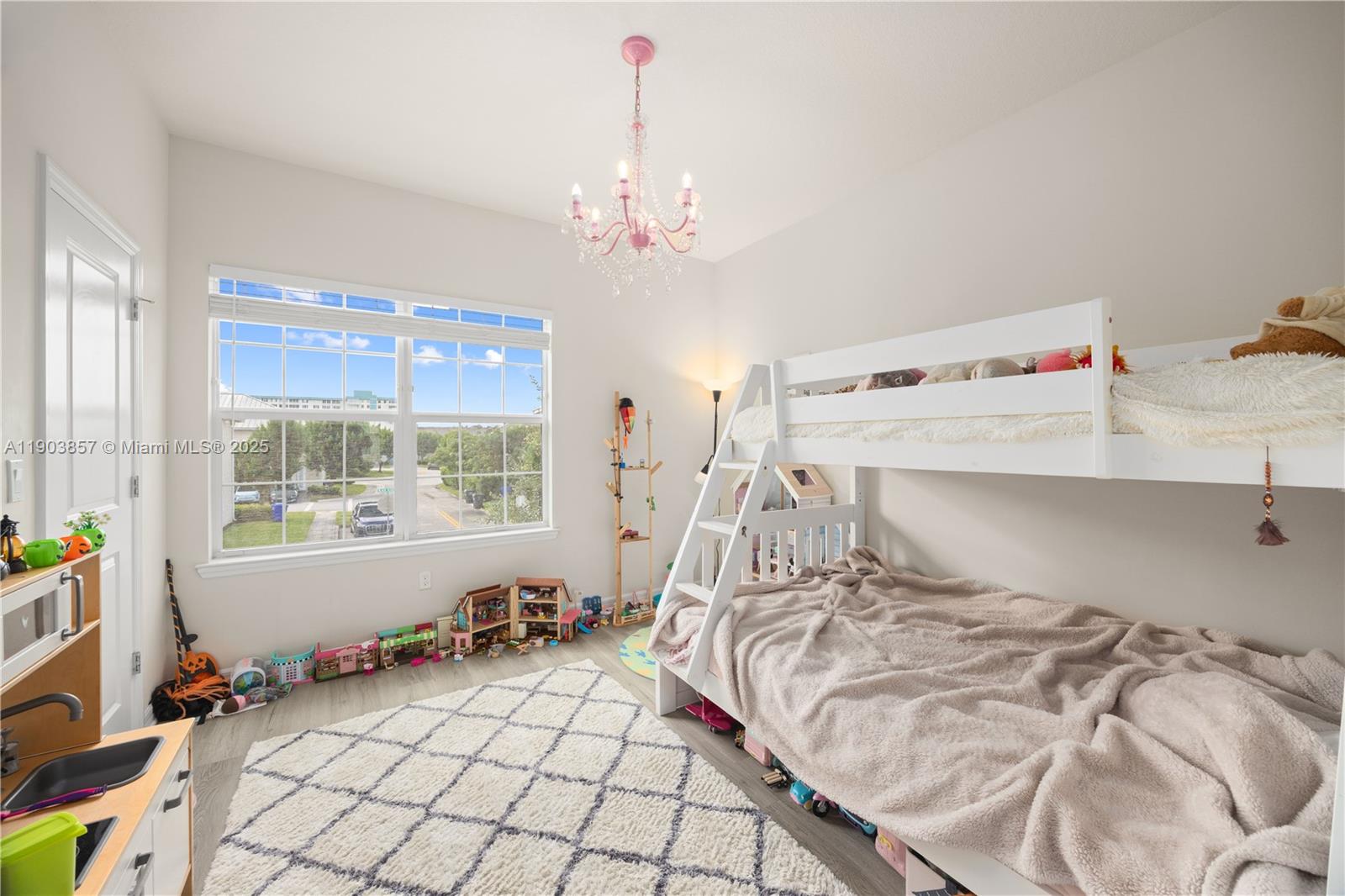 HILLCREST COUNTRY CLUB NO - Residential