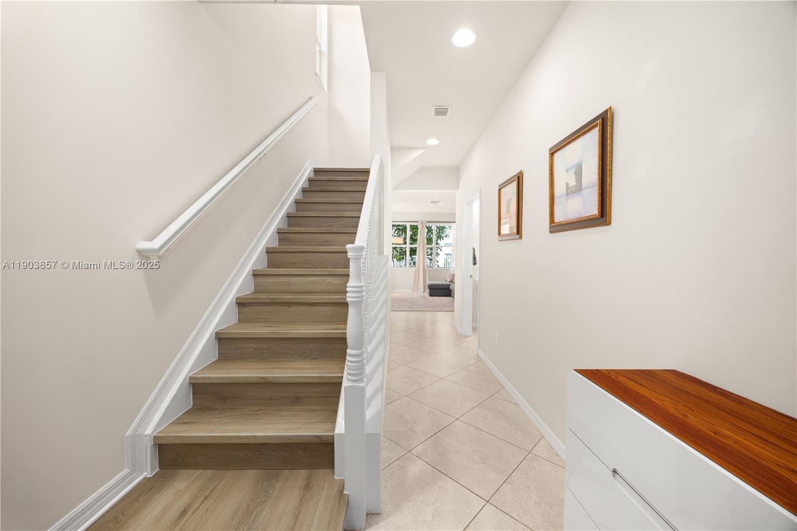 HILLCREST COUNTRY CLUB NO - Residential