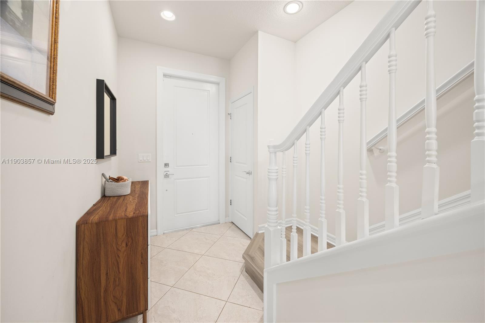 HILLCREST COUNTRY CLUB NO - Residential