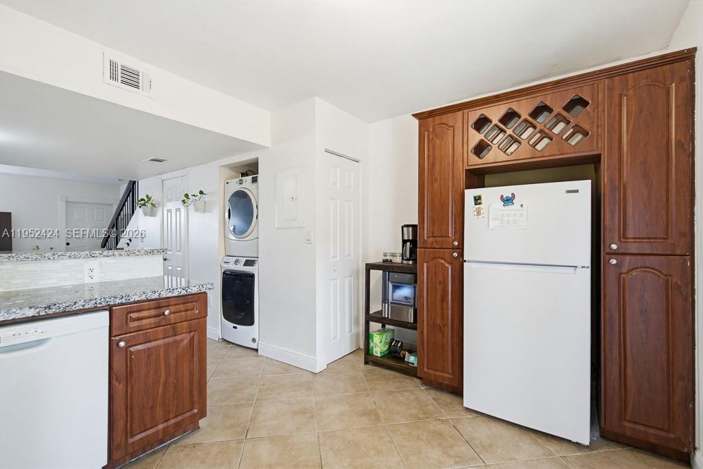 MIRA VILLAS CONDO - Residential