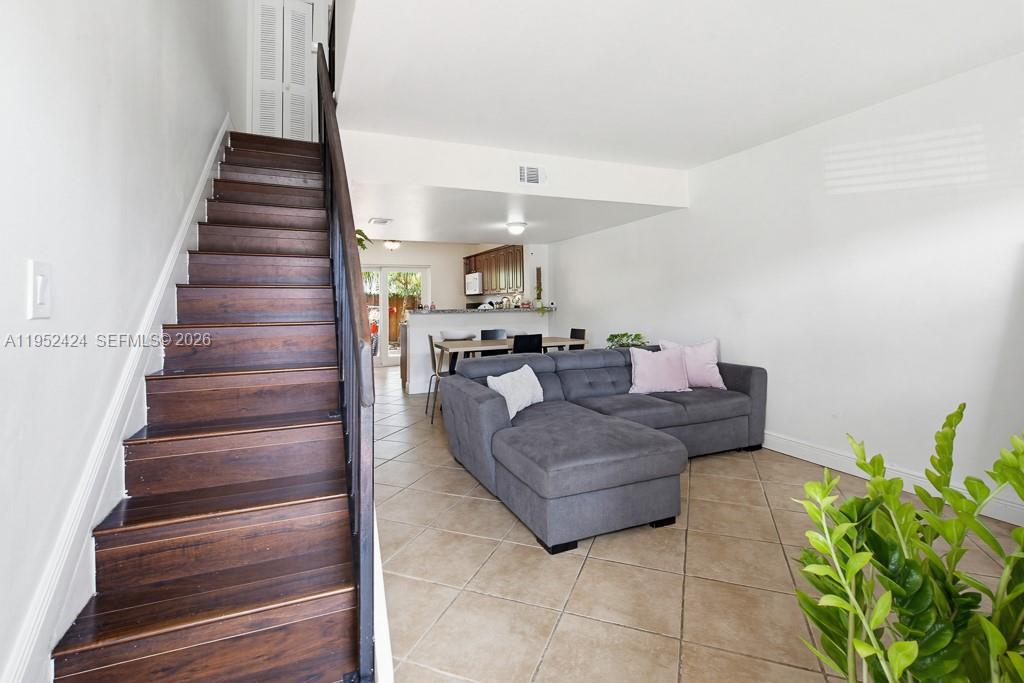 MIRA VILLAS CONDO - Residential