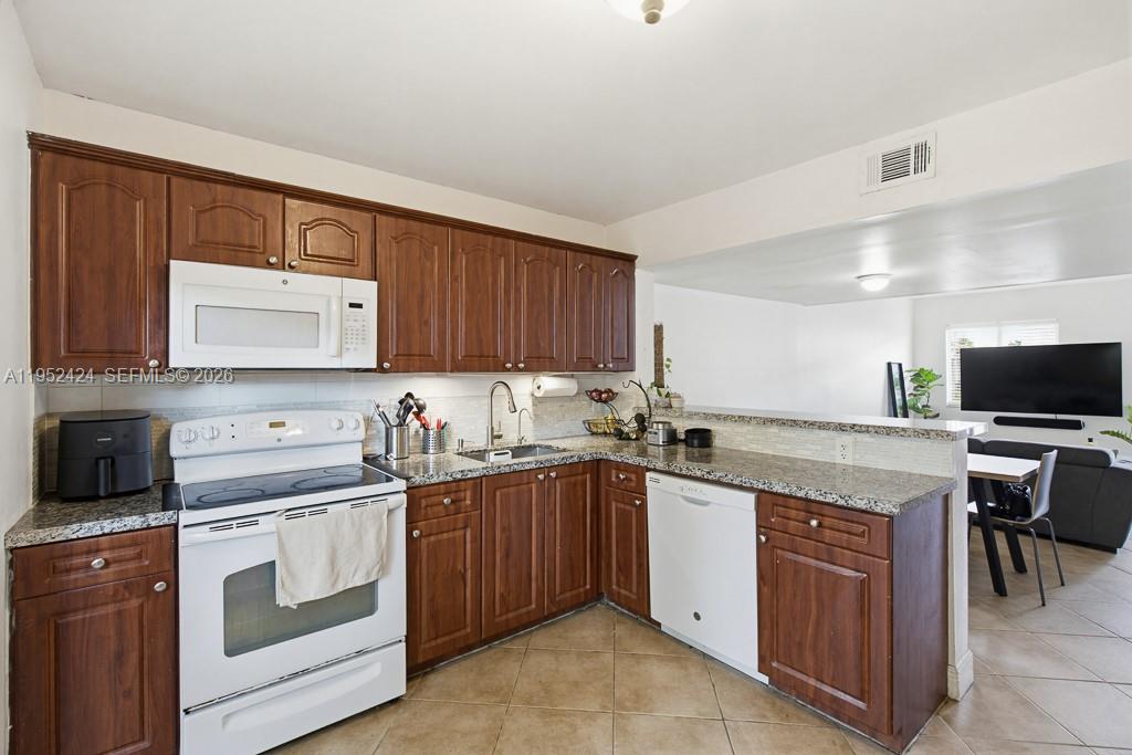 MIRA VILLAS CONDO - Residential