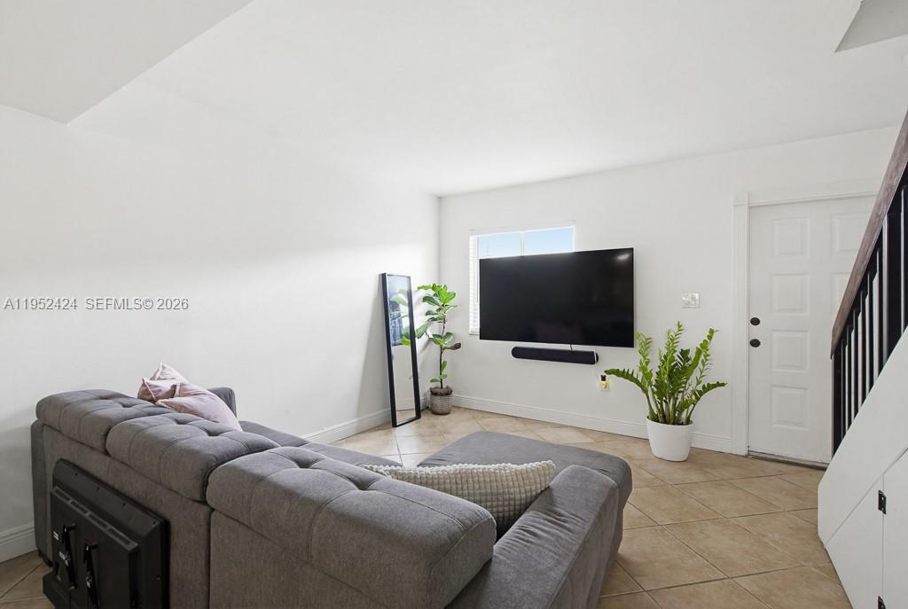 MIRA VILLAS CONDO - Residential