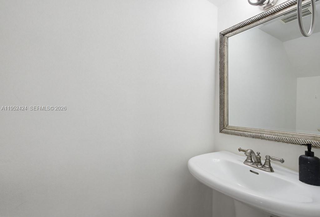 MIRA VILLAS CONDO - Residential