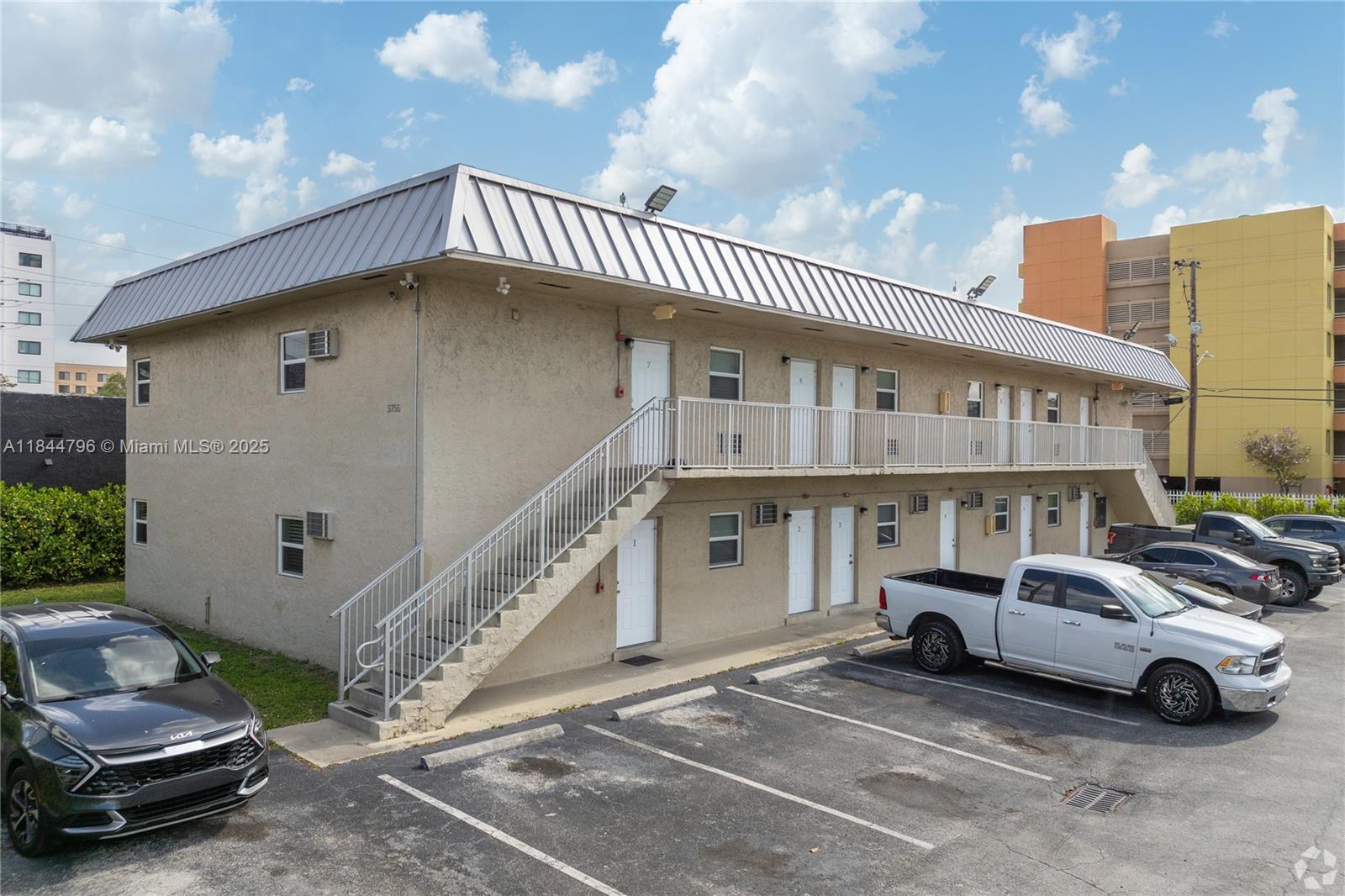 Pristine remodeled 1 bedroom 1 bath in gated building. Centrally located, minutes away from Wynwood, airport and beaches.