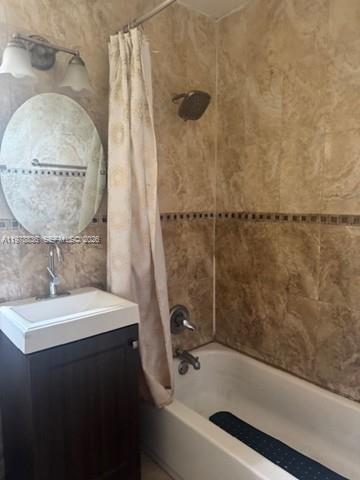 ARCOLA GARDENS - Residential