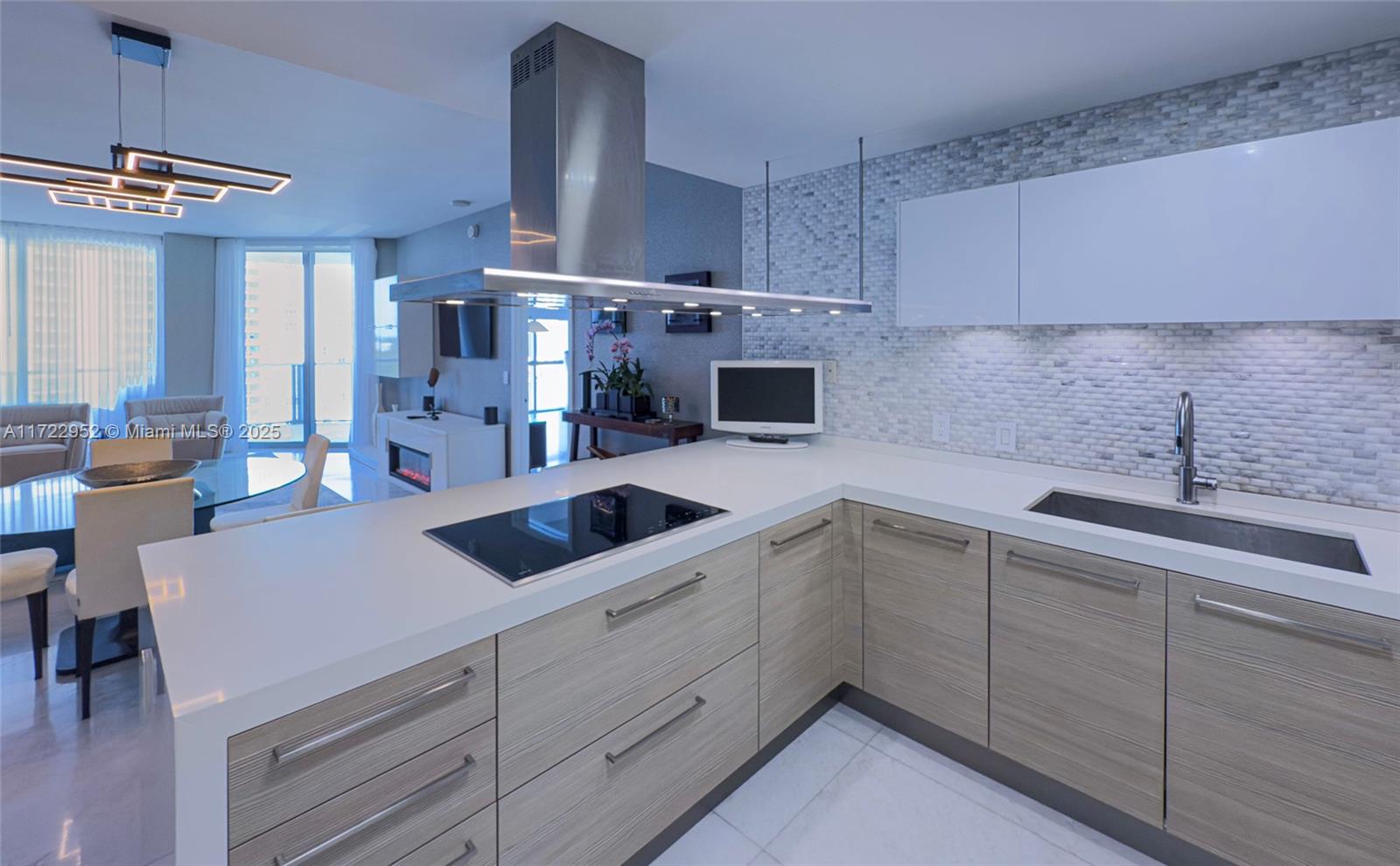 MARINA PALMS RESIDENCES S - Residential