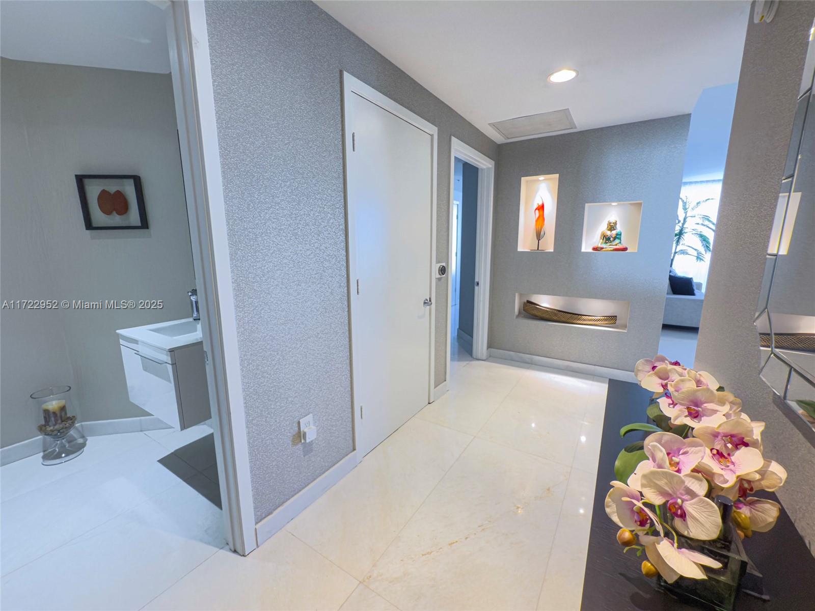 MARINA PALMS RESIDENCES S - Residential