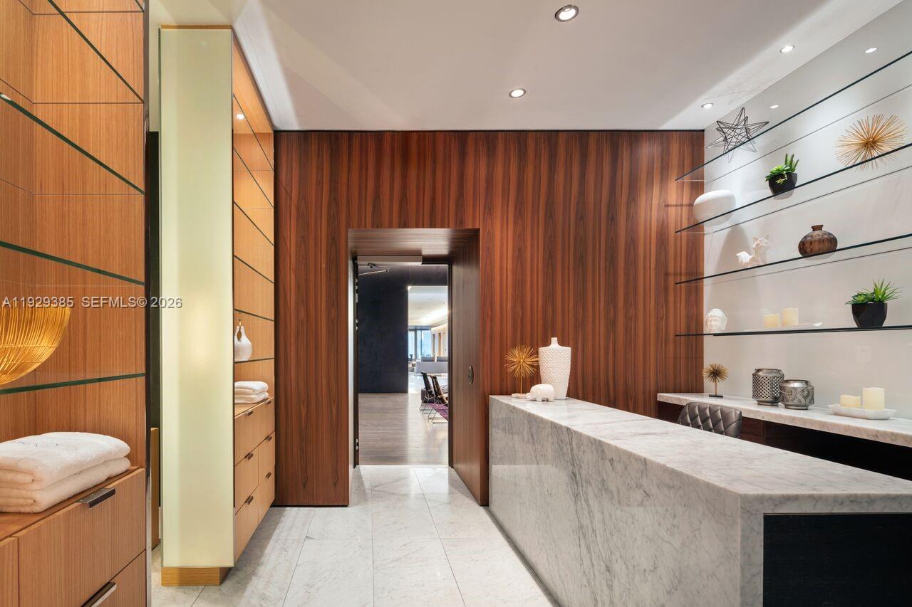 RISE CONDO - Residential