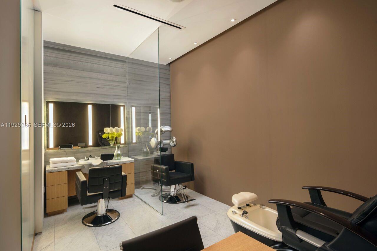 RISE CONDO - Residential