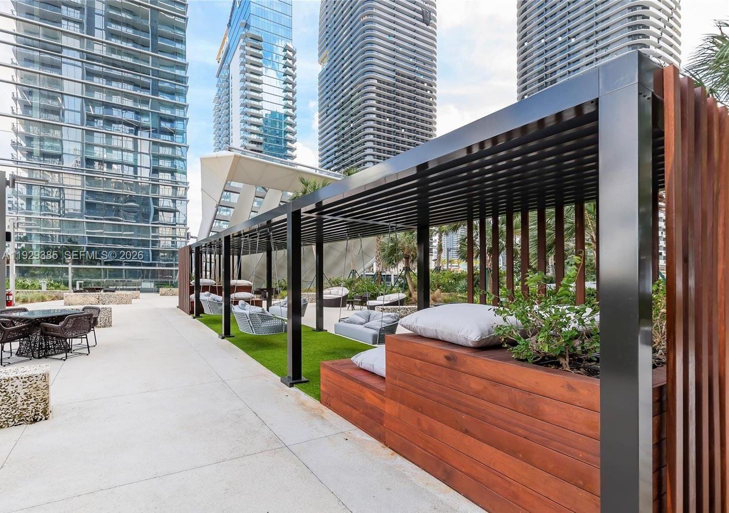 RISE CONDO - Residential