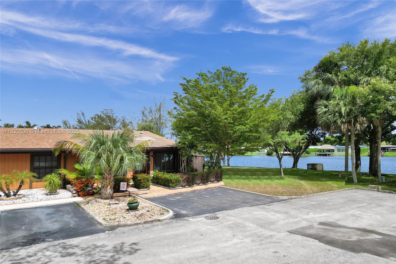 2251 Dogwood Ct