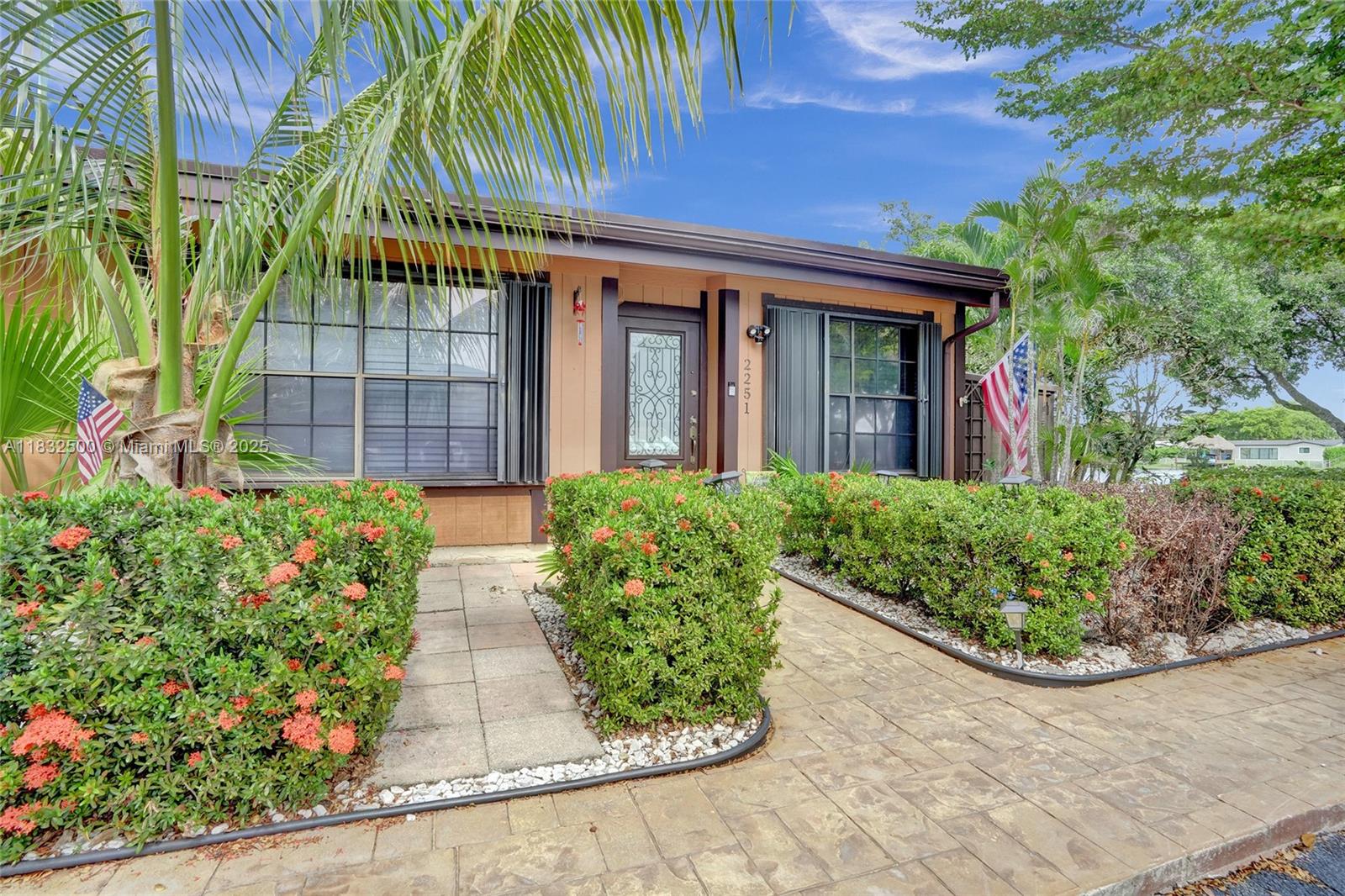 2251 Dogwood Ct