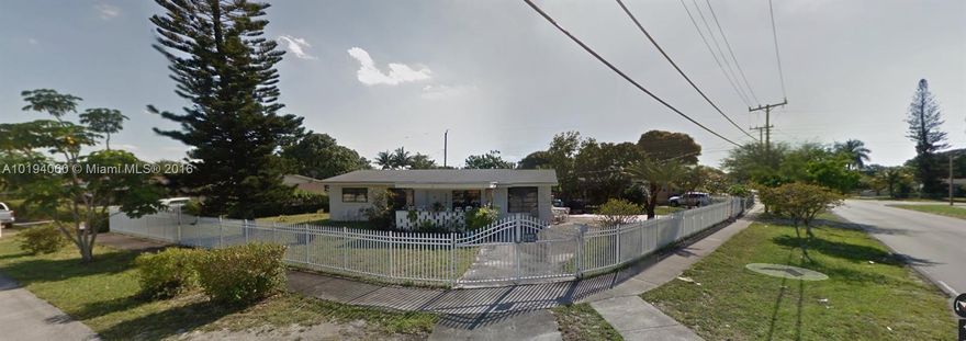 WOW, Location,Location!! Large Corner Lot Property plenty of space for boat(s), Blank Canvas,price reflects property condition, customize this property to your taste, so much potential in this one,centrally located, schedule an appointment today.