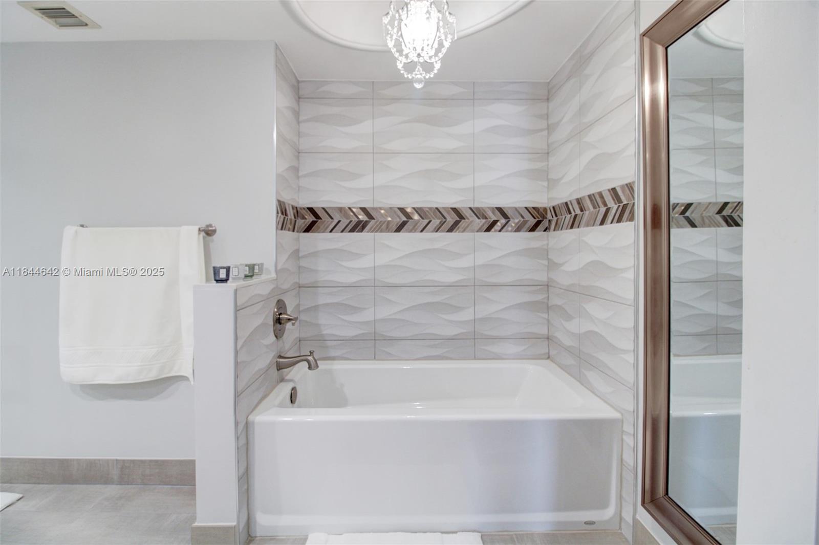 1865 S Ocean Dr 4H, Hallandale Beach, FL, 33009/$315,000 4 1865 S Ocean Dr 4H