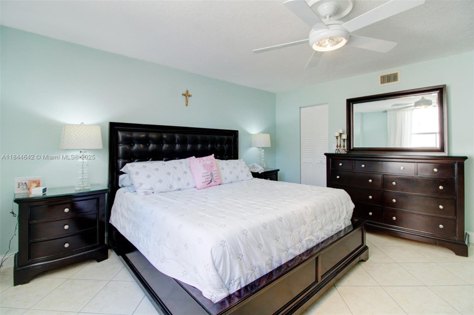 1865 S Ocean Dr 4H, Hallandale Beach, FL, 33009/$315,000 2 1865 S Ocean Dr 4H