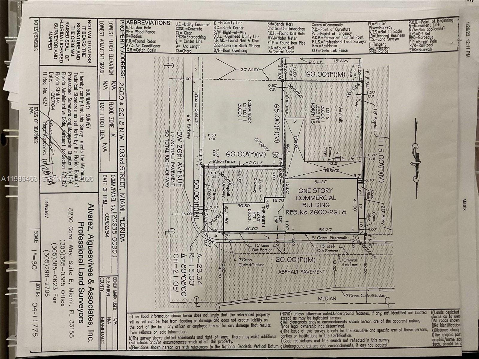 Main image without alt text