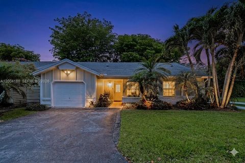 Tiny photo for 14812 SW 140th Pl, Miami, FL 33186 (MLS # A12004180)