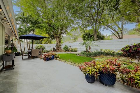 Tiny photo for 14812 SW 140th Pl, Miami, FL 33186 (MLS # A12004180)