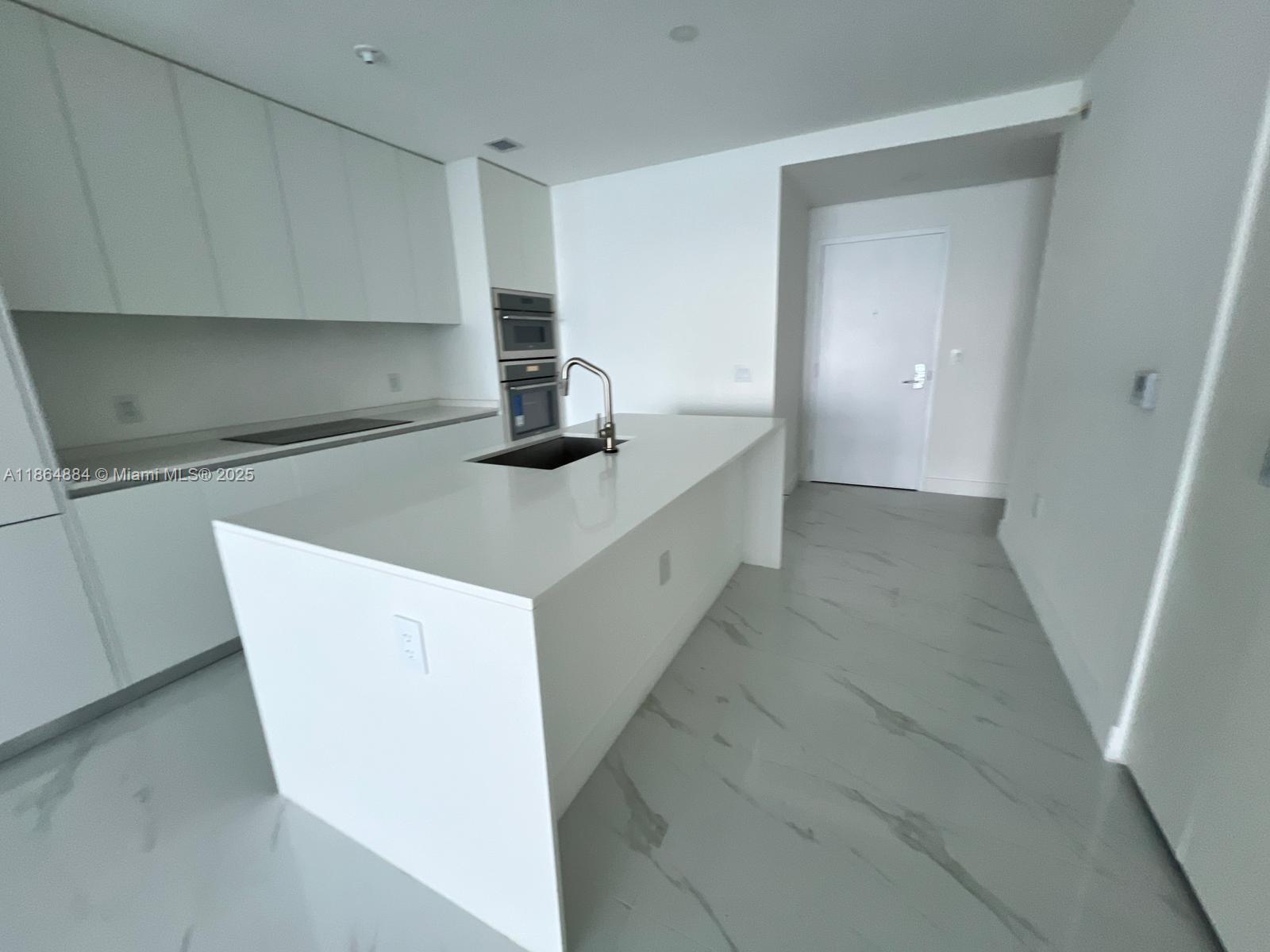 ARIA RESERVE MIAMI - Residential Lease